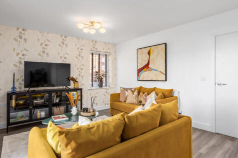 3 bedroom maisonette for sale
