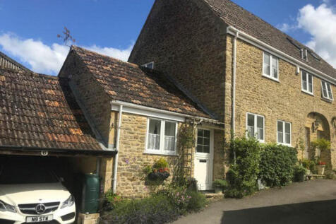 2 bedroom semi-detached house for sale