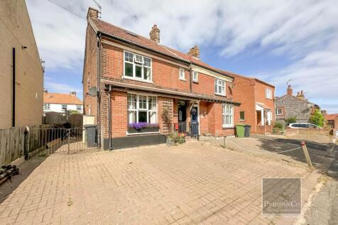 Beeston Road, Sheringham NR26 4 bed semi