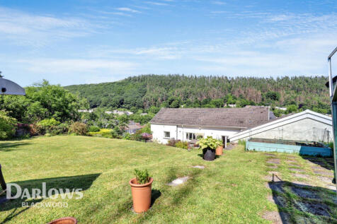 3 bedroom semi-detached bungalow for sale