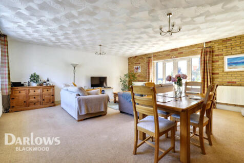 3 bedroom semi-detached bungalow for sale