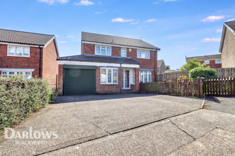 Blackwood NP12 4 bed detached house for sale