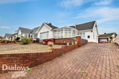 Blackwood NP12 3 bed detached bungalow for sale