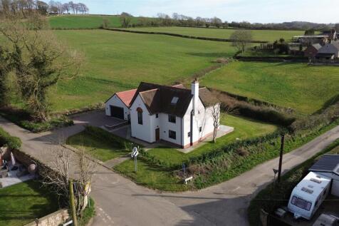 6 bedroom detached house for sale