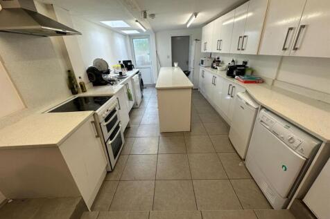 5 bedroom terraced house for sale