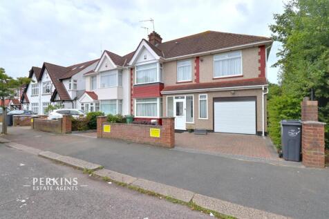 5 bedroom semi-detached house for sale