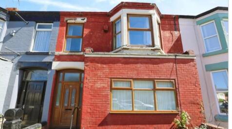 5 bedroom terraced house for sale