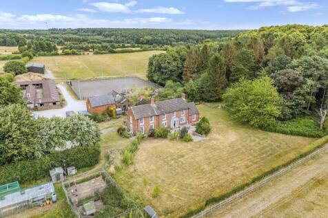 Worksop, Nottinghamshire 3 bed equestrian property for sale