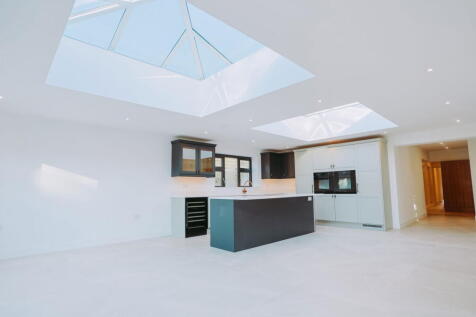 4 bedroom detached bungalow for sale