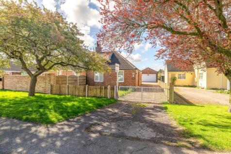 High Street, Billinghay, LN4 3 bed bungalow for sale