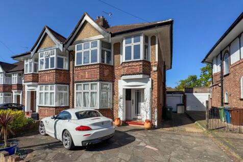 3 bedroom semi-detached house for sale