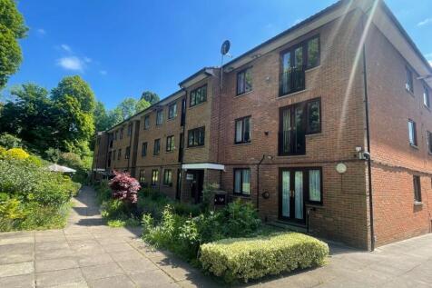 Dingles Court, Pinner HA5 1 bed apartment for sale