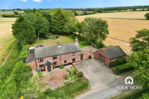 Upper Burnt House Lane, Harleston IP20 3 bed detached house for sale
