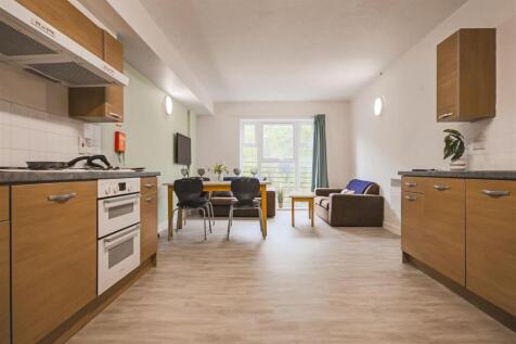 6 bedroom apartment for sale