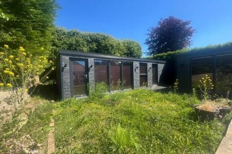 3 bedroom semi-detached bungalow for sale