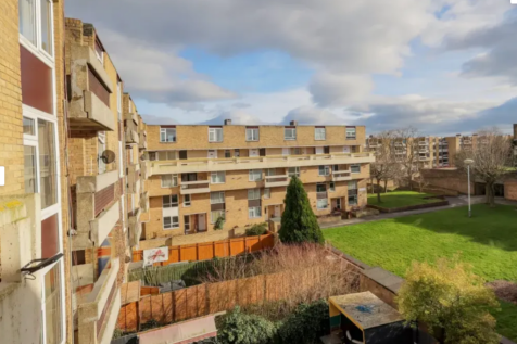 3 bedroom maisonette for sale