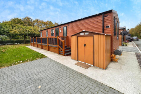2 bedroom lodge for sale
