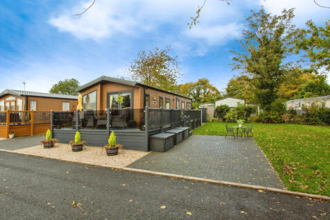 2 bedroom lodge for sale