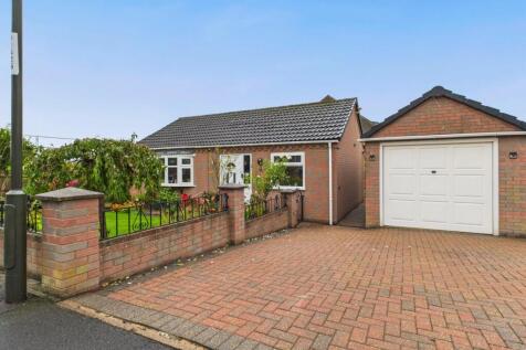 The Paddock, Blackwell, Alfreton, DE55 2 bed bungalow for sale