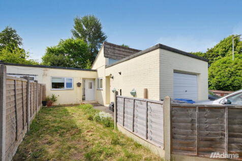 Fenwick Lane, Runcorn 3 bed terraced bungalow for sale