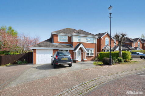 4 bedroom detached house for sale