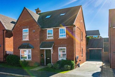 5 bedroom detached house for sale