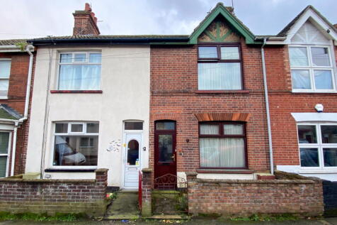 Norwich Road, Lowestoft, Suffolk... 3 bed terraced house for sale