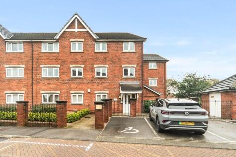 2 bedroom ground floor flat for sale