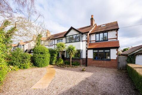 5 bedroom semi-detached house for sale