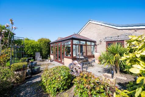 2 bedroom detached house for sale