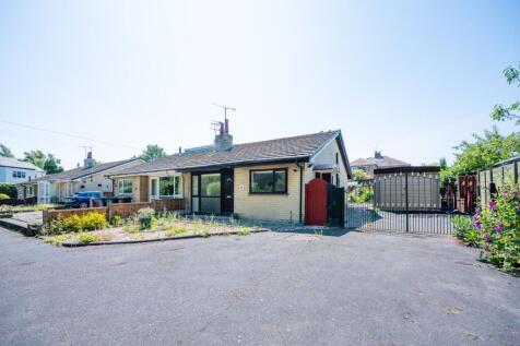 2 bedroom semi-detached bungalow for sale