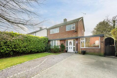 3 bedroom link detached house for sale