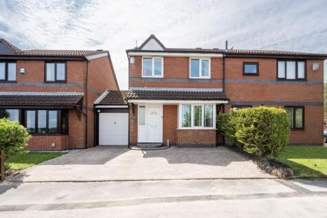 3 bedroom semi-detached house for sale