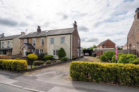 2 bedroom semi-detached house for sale