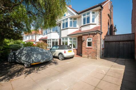 4 bedroom semi-detached house for sale