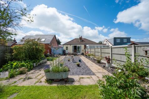 2 bedroom semi-detached bungalow for sale