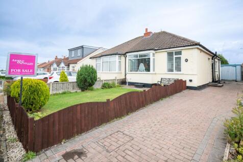 2 bedroom semi-detached bungalow for sale