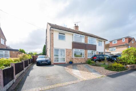 4 bedroom semi-detached house for sale