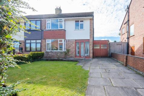 3 bedroom semi-detached house for sale