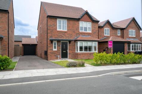 4 bedroom detached house for sale
