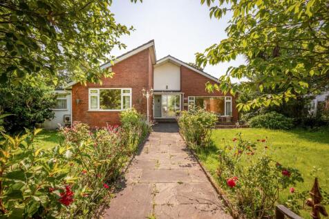 3 bedroom detached bungalow for sale
