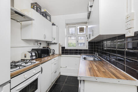 3 bedroom flat for sale