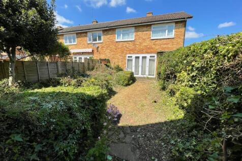 Broadwater Crescent, Stevenage 2 bed end of terrace house for sale