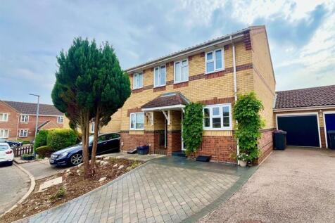 2 bedroom semi-detached house for sale