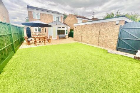 Sheringham Avenue, Stevenage 3 bed detached house for sale