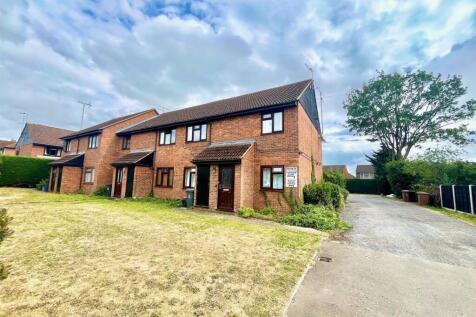 Pound Avenue, Stevenage 2 bed maisonette for sale