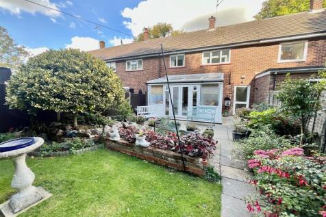 Chells Way, Stevenage 3 bed terraced house for sale