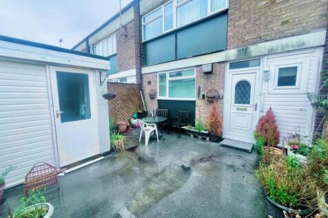 The Quadrant, Stevenage 3 bed flat for sale