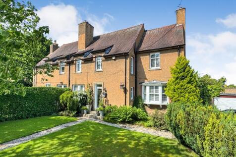 4 bedroom semi-detached house for sale