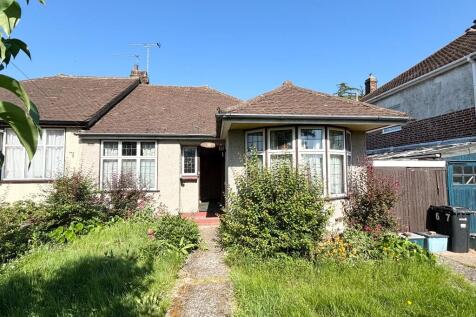 3 bedroom semi-detached bungalow for sale